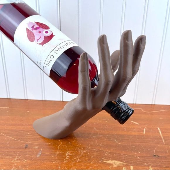 VinoGrace, Hand Sculpture Wine Bottle Holder,Cantilever Bottle Holder - Picture 4 of 10